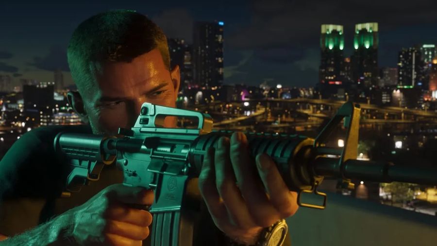 Jason con un fucile su un tetto di notte, screenshot ufficiale GTA VI